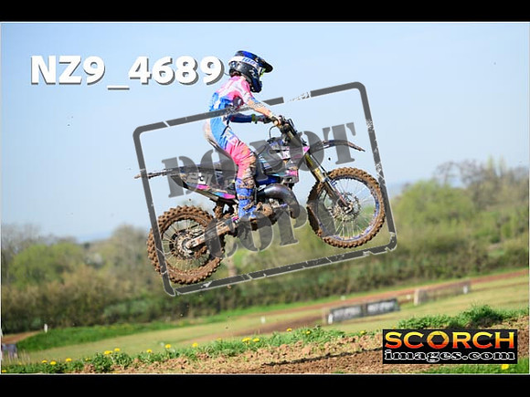 Experts-096