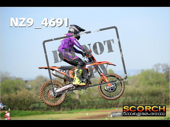 Experts-097