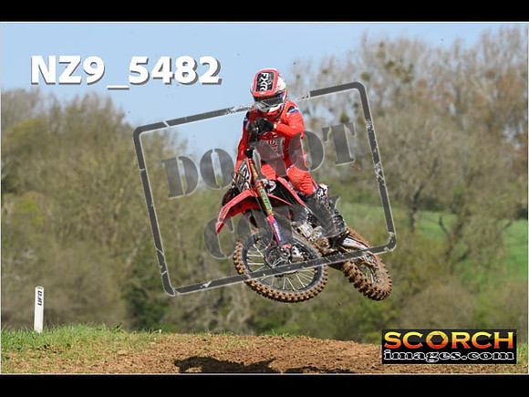 Experts-135