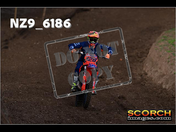Experts-020