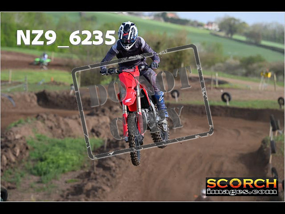 Experts-064