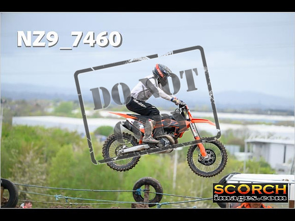 Experts-060