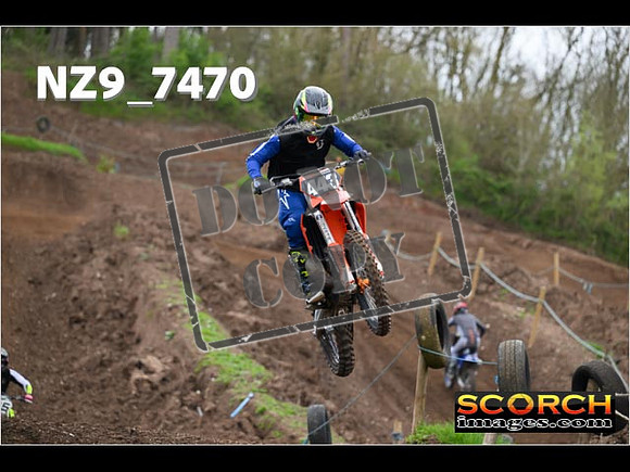 Experts-069