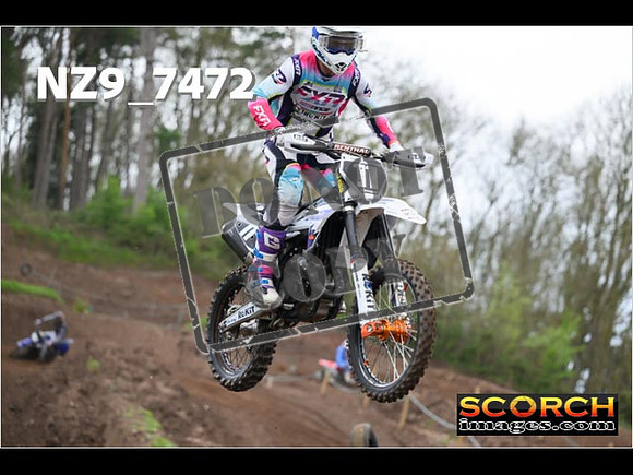 Experts-071