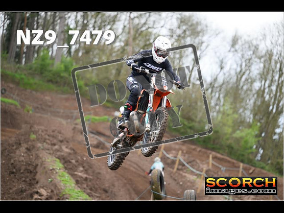 Experts-078
