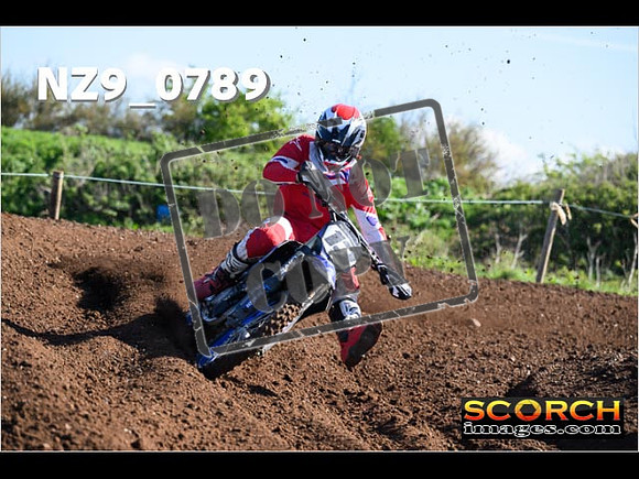 Experts-055