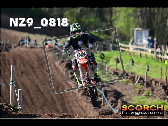 Experts-083