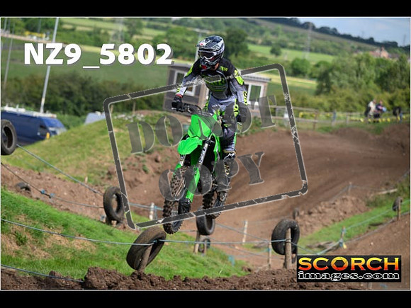 Experts-057