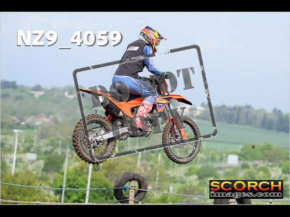 Experts-039
