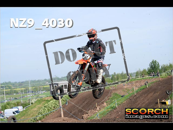 Experts-010