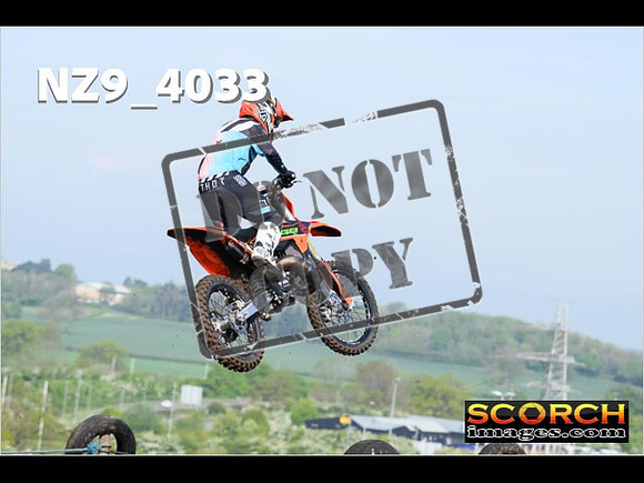 Experts-013