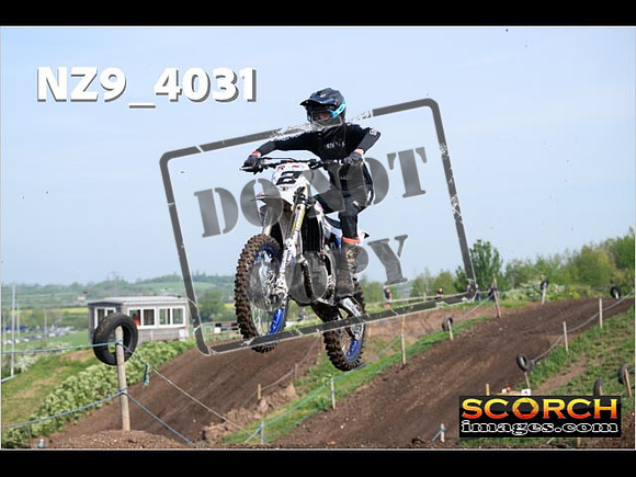 Experts-011
