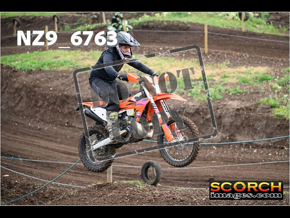 IntersGreenOrange-032