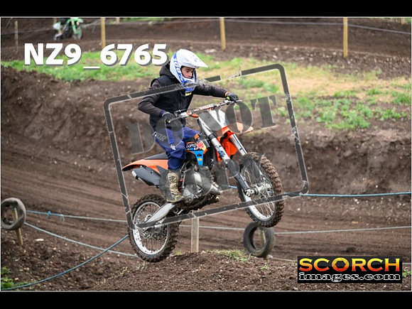 IntersGreenOrange-034