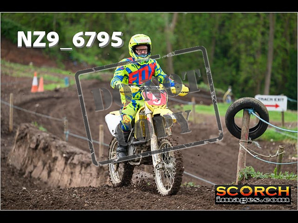 IntersGreenOrange-064