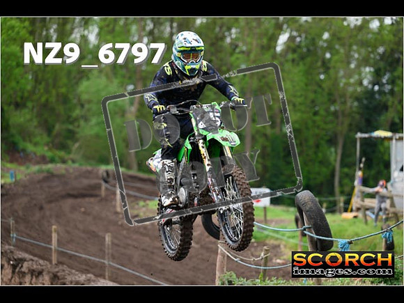 IntersGreenOrange-066
