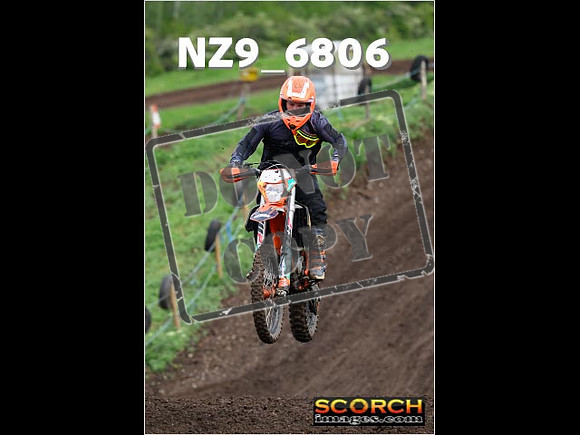 IntersGreenOrange-075