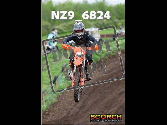 IntersGreenOrange-093