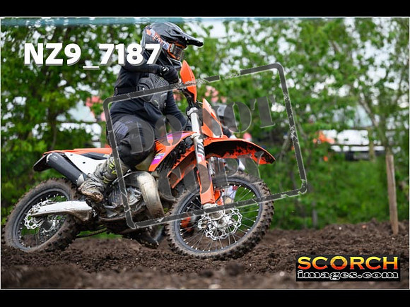 IntersGreenOrange-150