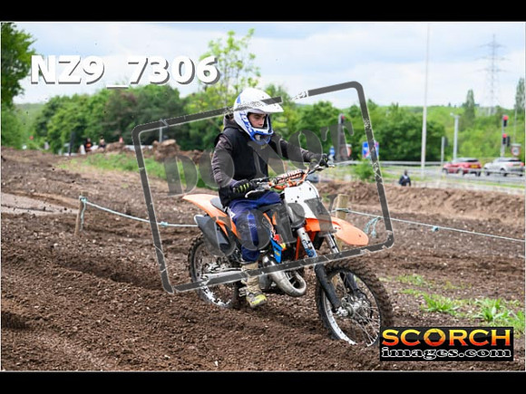 IntersGreenOrange-265
