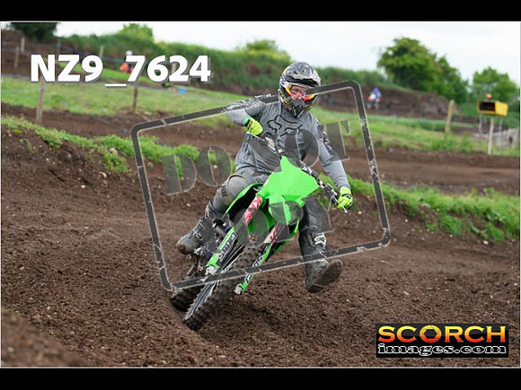 IntersGreenOrange-281