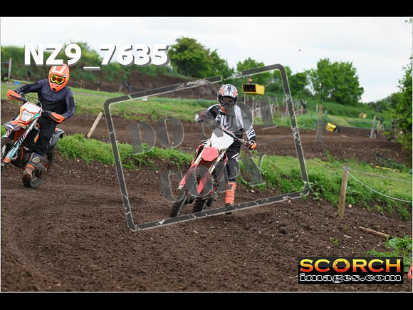 IntersGreenOrange-292