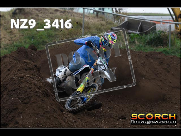 Experts-074