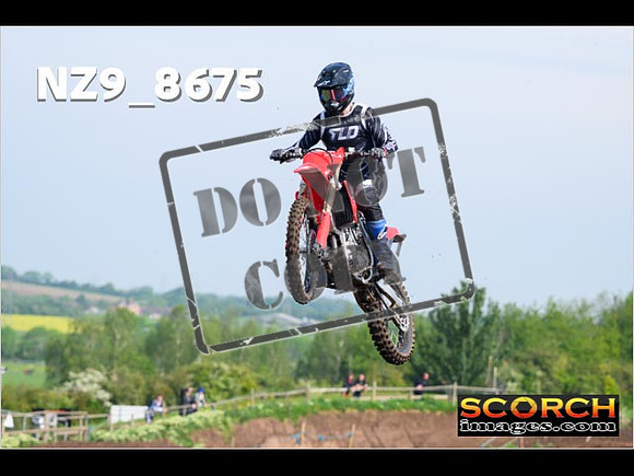 Experts-018