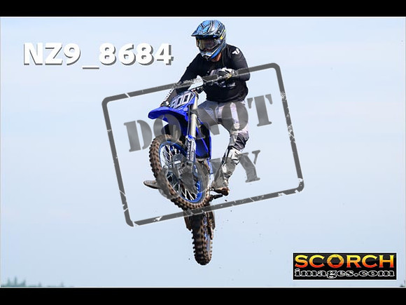 Experts-027