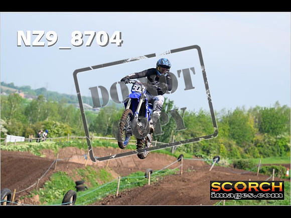 Experts-047
