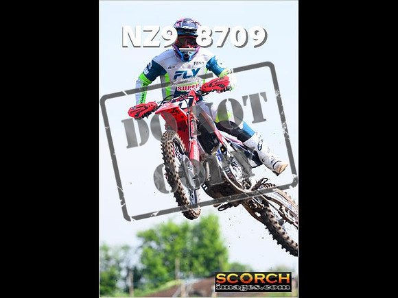 Experts-052