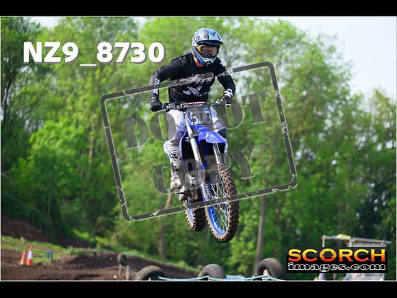 Experts-072