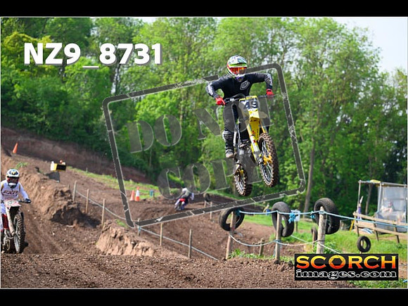 Experts-073