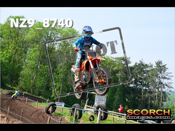 Experts-082