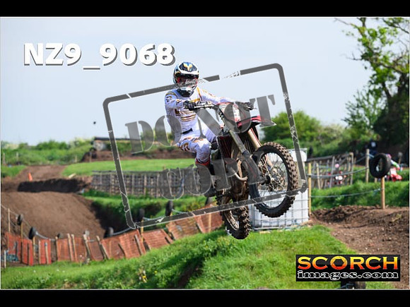 Experts-189