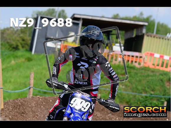 Experts-343