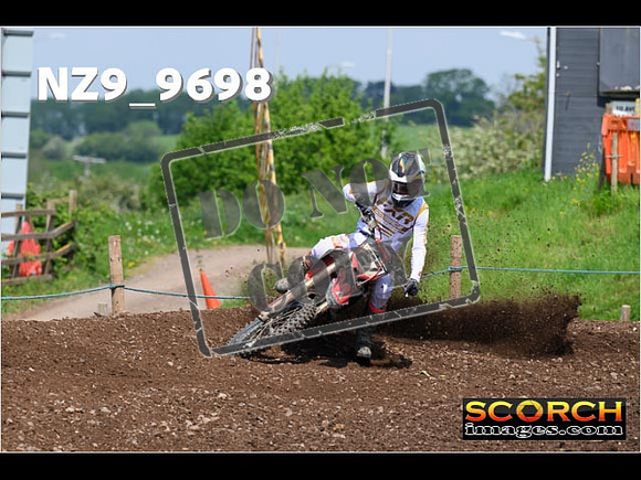 Experts-353