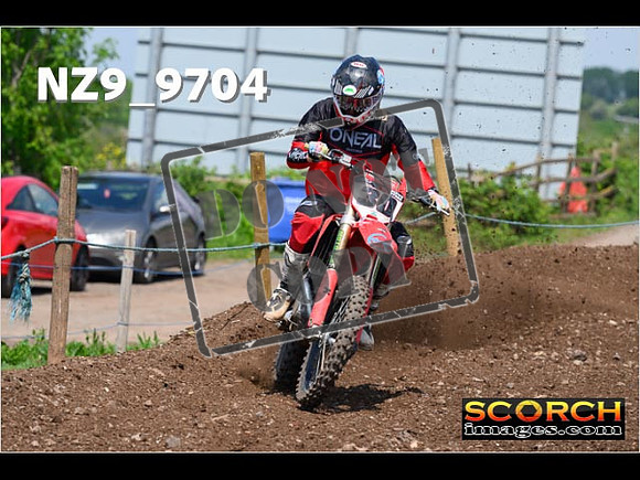 Experts-359