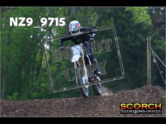 Experts-370