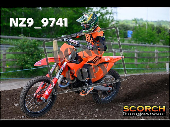 Experts-395