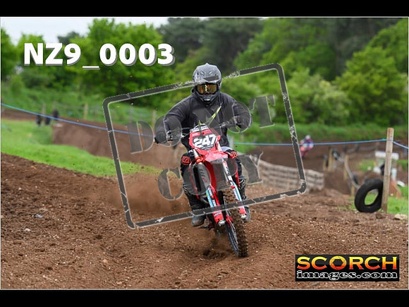 Experts-057