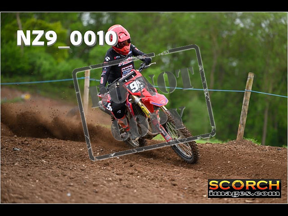 Experts-064