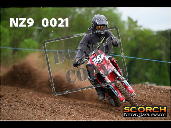 Experts-075
