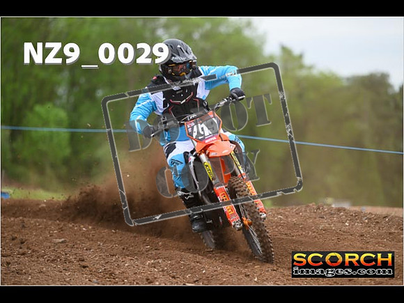 Experts-083