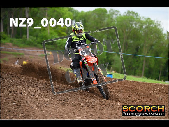 Experts-093