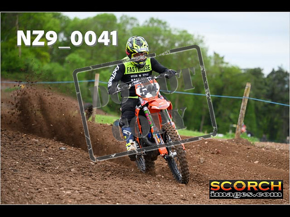 Experts-094