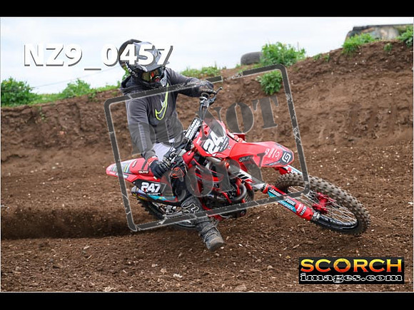 Experts-186