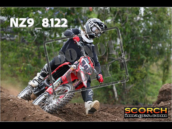 Experts-063