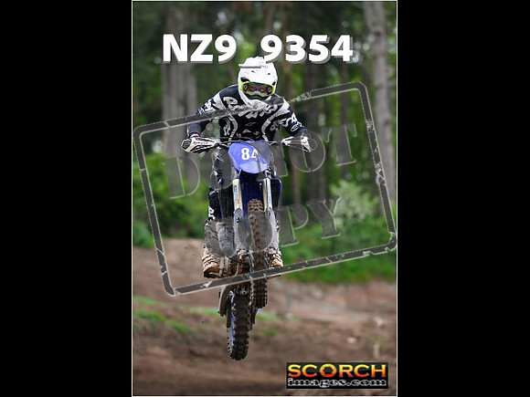 Experts-073
