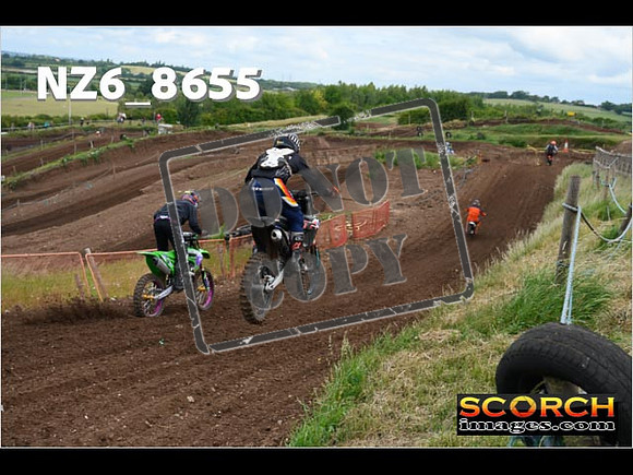 Experts-066